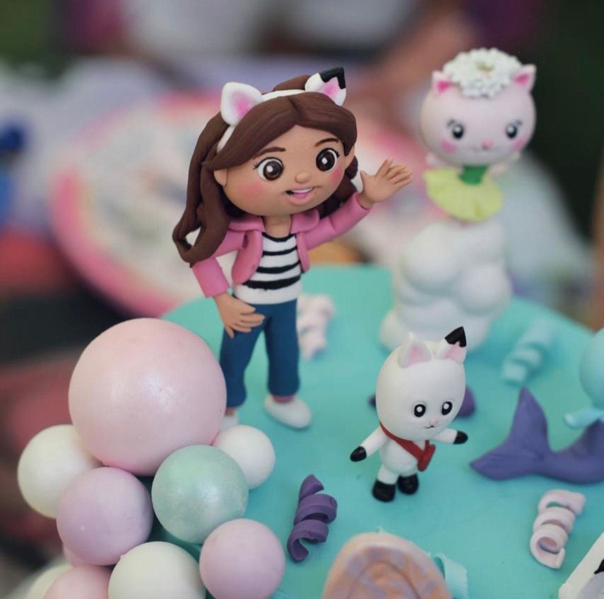 Hand-Crafted Edible Toppers & Figurines